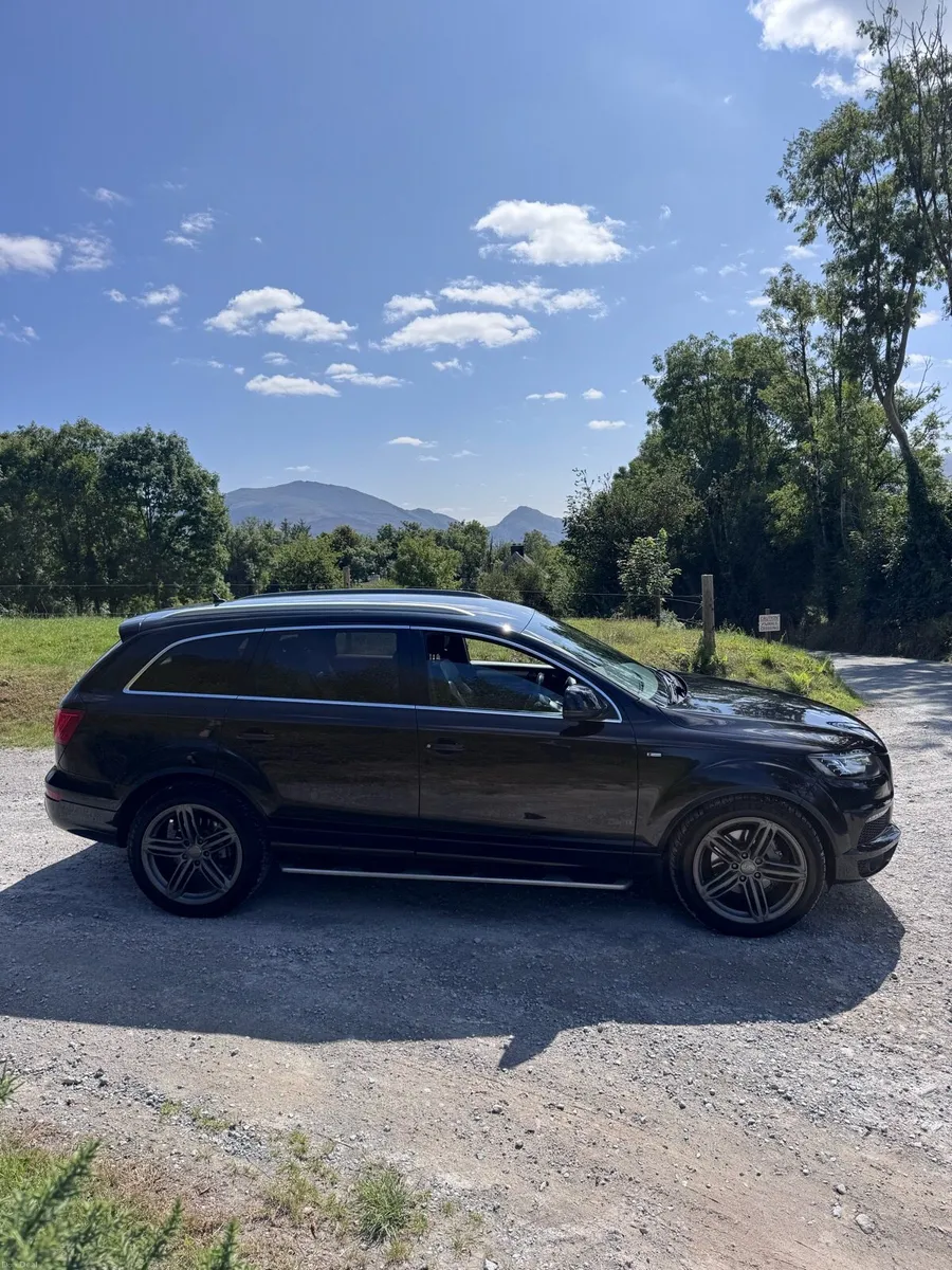 Audi Q7 S line - Image 6