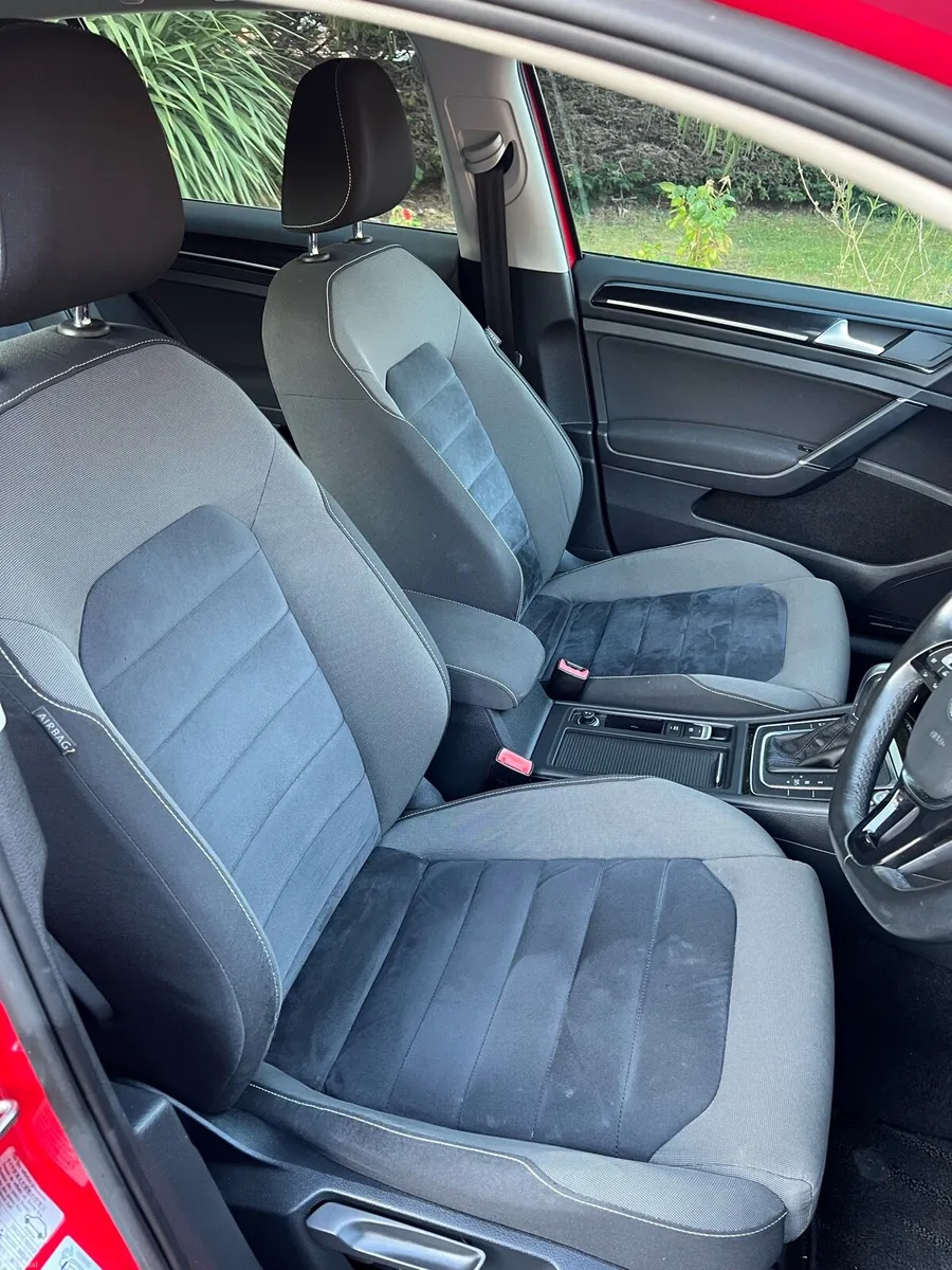 Volkswagen Golf Highline 1.4 TSI Automatic (152) - Image 5