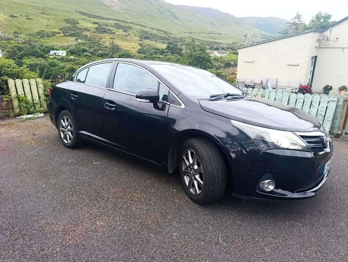 Toyota Avensis 2012 - Image 2