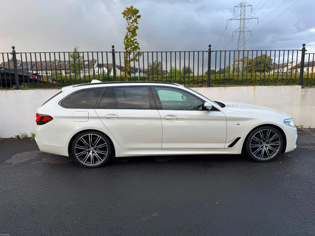 BMW 5-Series 530D 3.0 M SPORT ESTATE // SUNROOF - Image 5