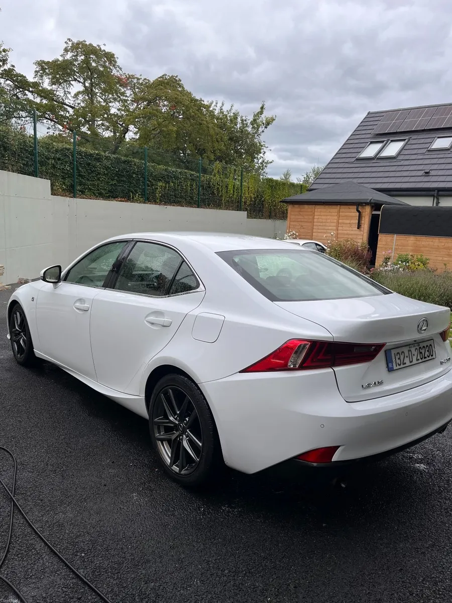 Lexus IS250 - Image 3