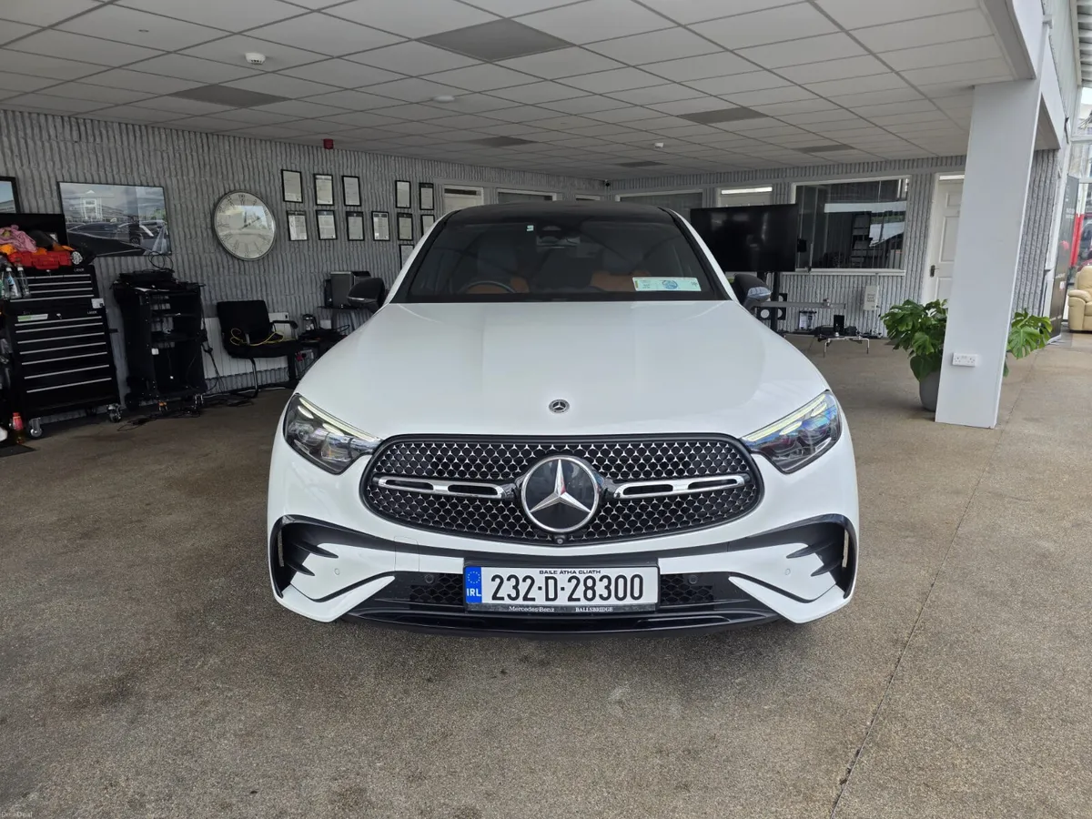 Mercedes-Benz GLC 300 de 4MATIC Coupé AMG 2023 - Image 3