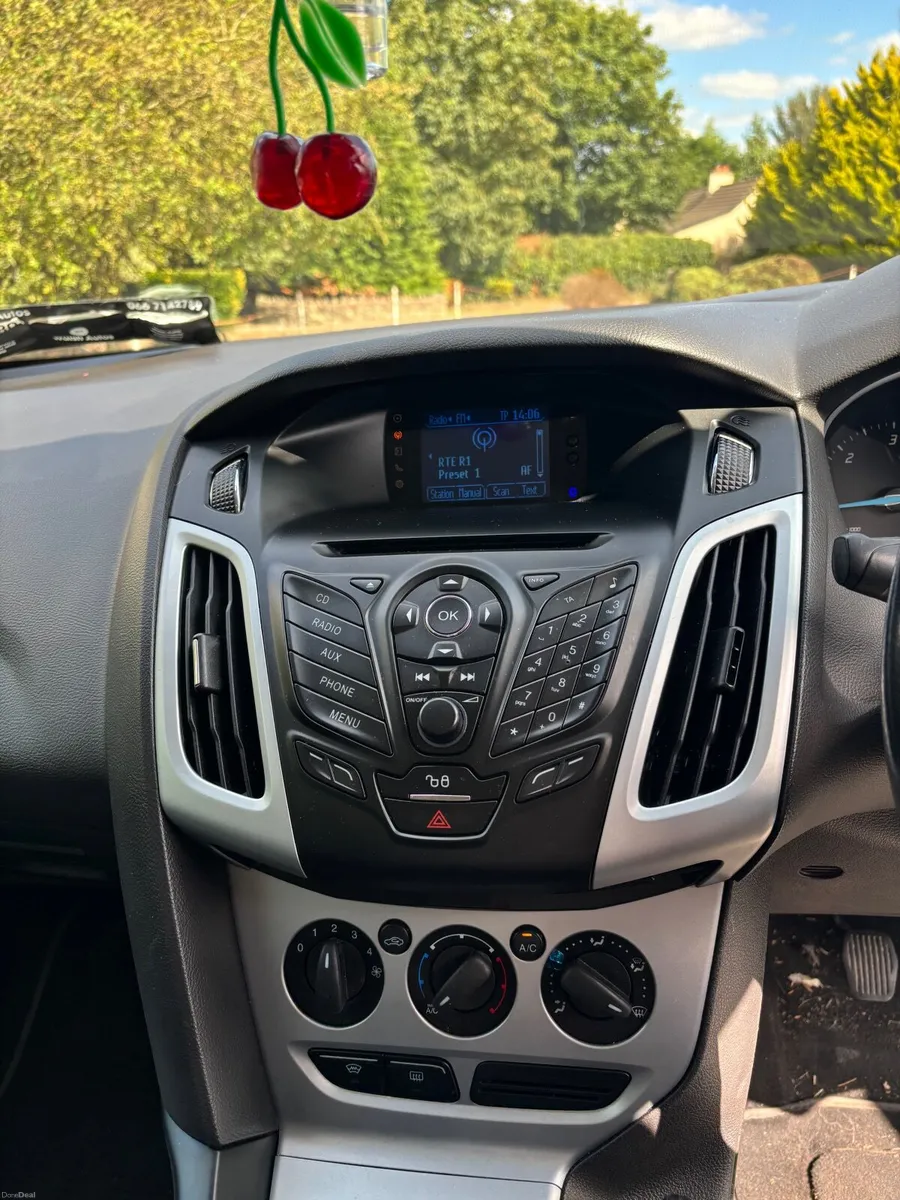Ford Focus 2011 - Image 4