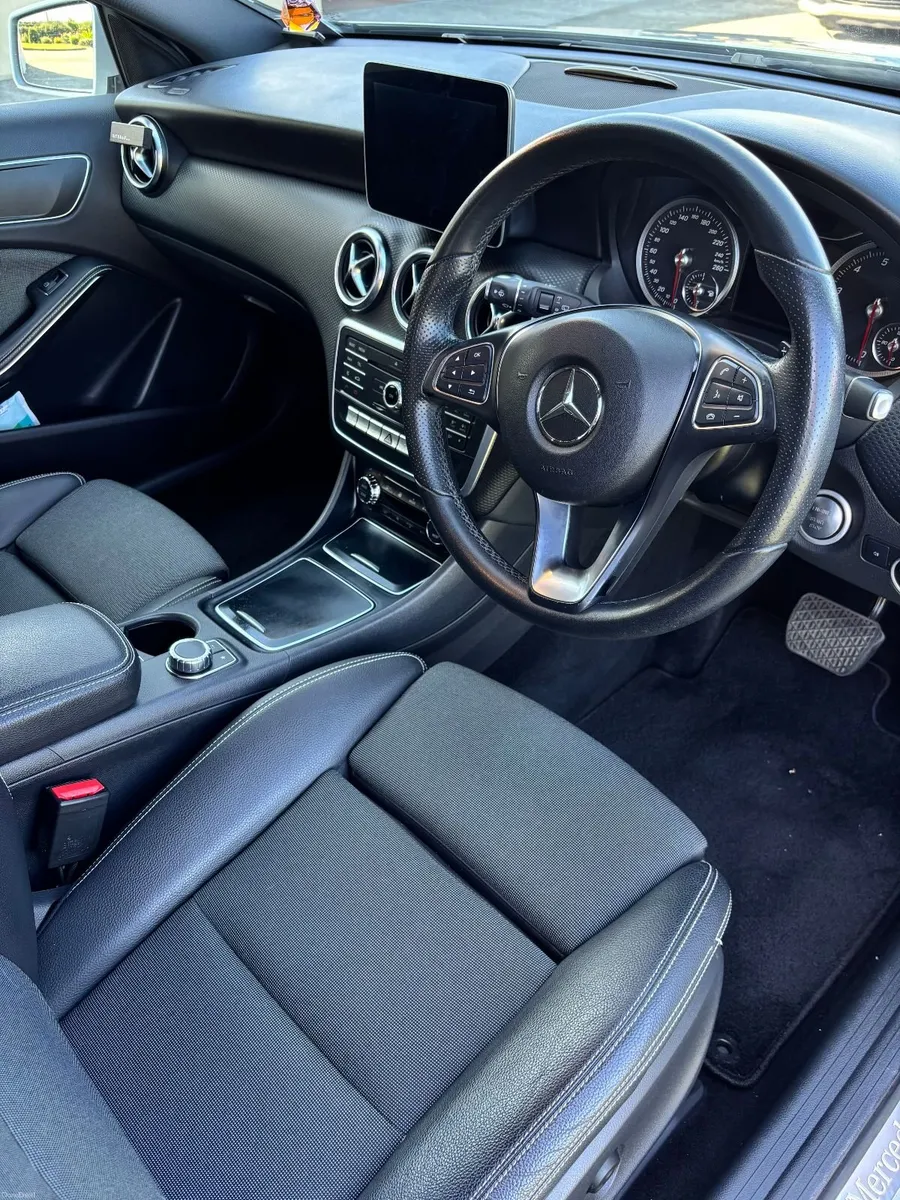 MERCEDES BENZ A 180 SERIES 5DR AUTO - Image 4