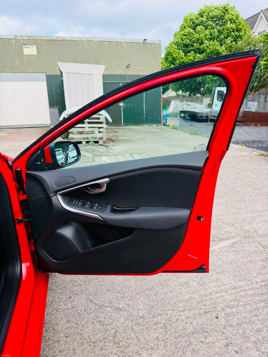 Volvo V40/D4 -2016 -2.0D Auto - Image 5