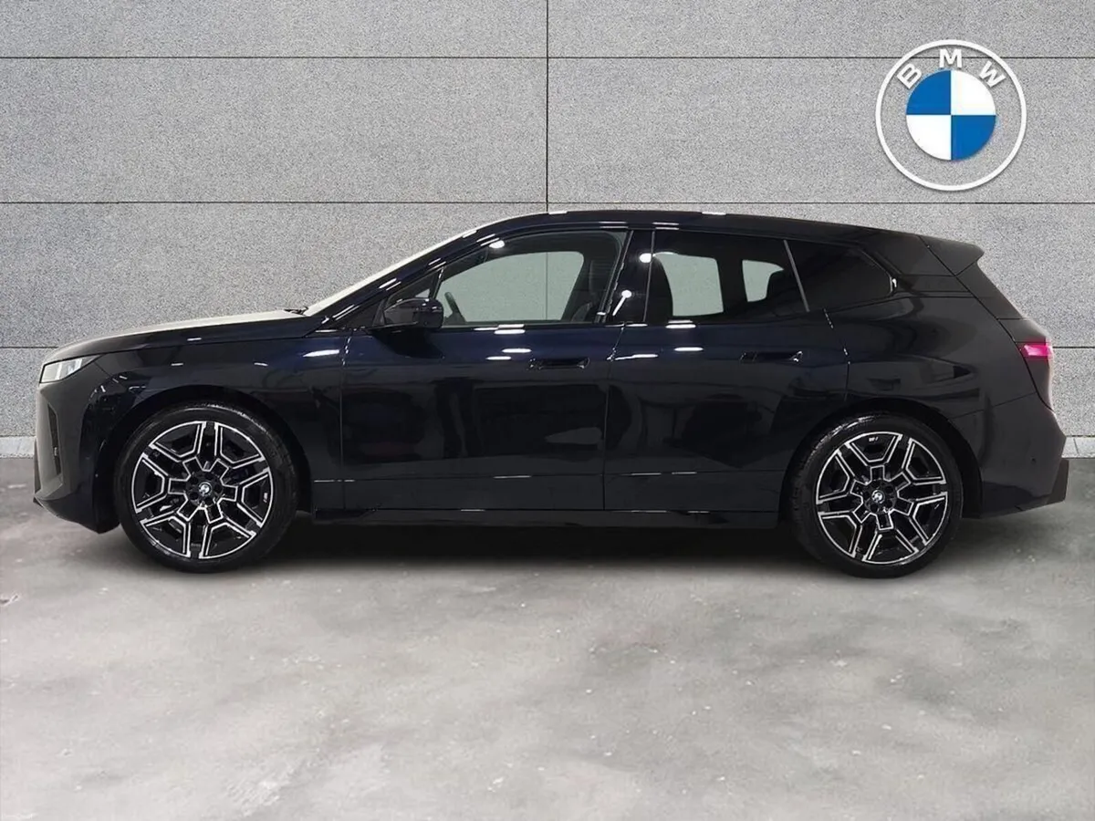 BMW iX xDrive45 M Sport - Image 3