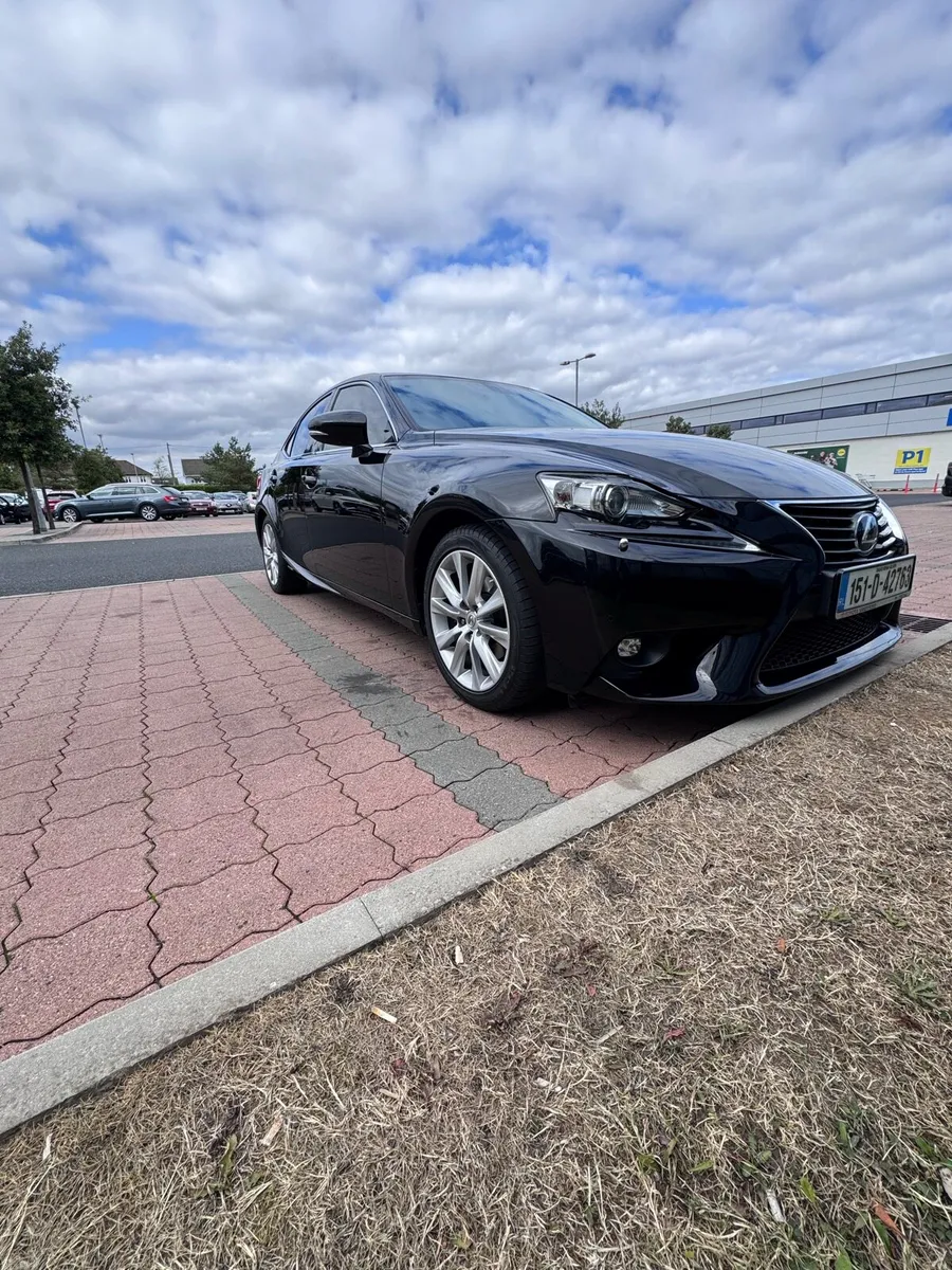 Lexus IS300 H - Image 2