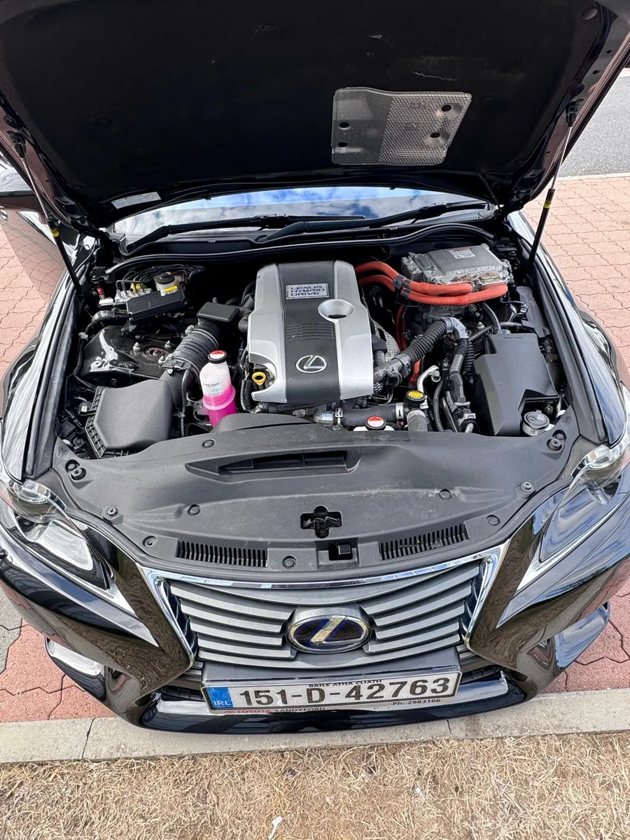 Lexus IS300 H - Image 4