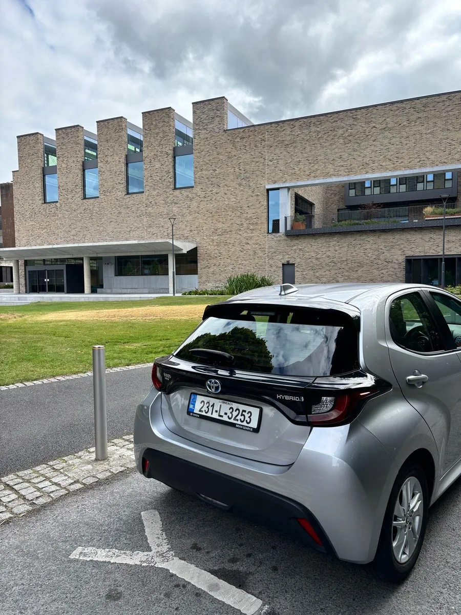 Toyota Yaris 1.5 Hybrid Luna - Image 2