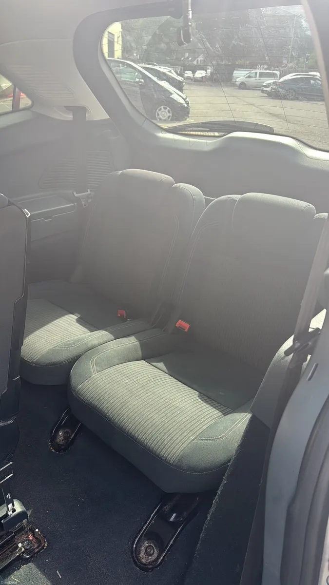 Ford C-Max 2015 - Image 2