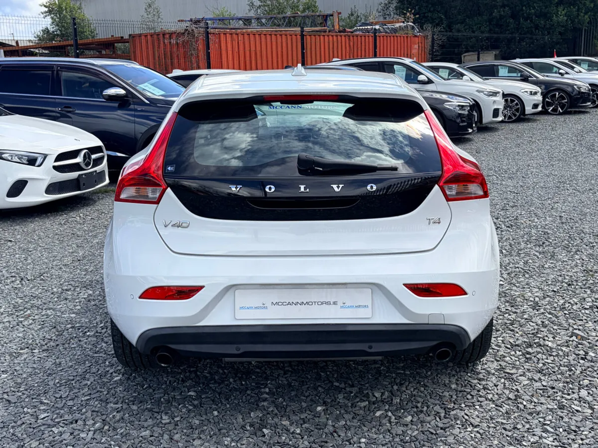 2015 VOLVO V40 1.6T4 5DR AUTO ONLY 68,907KM - Image 4