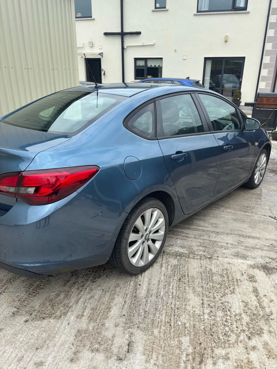 Opel Astra - Image 4