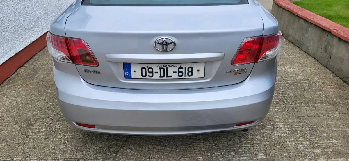 2009 Toyota Avensis Petrol - Image 2