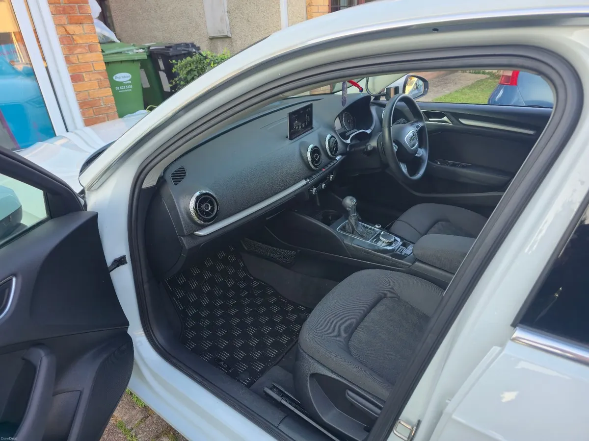 Audi A3 2015 - Image 5