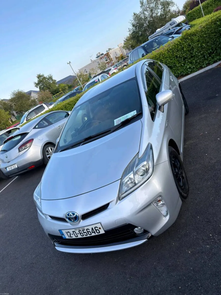 2012 Toyota Prius NCT, Tax, Low mileage - Image 2