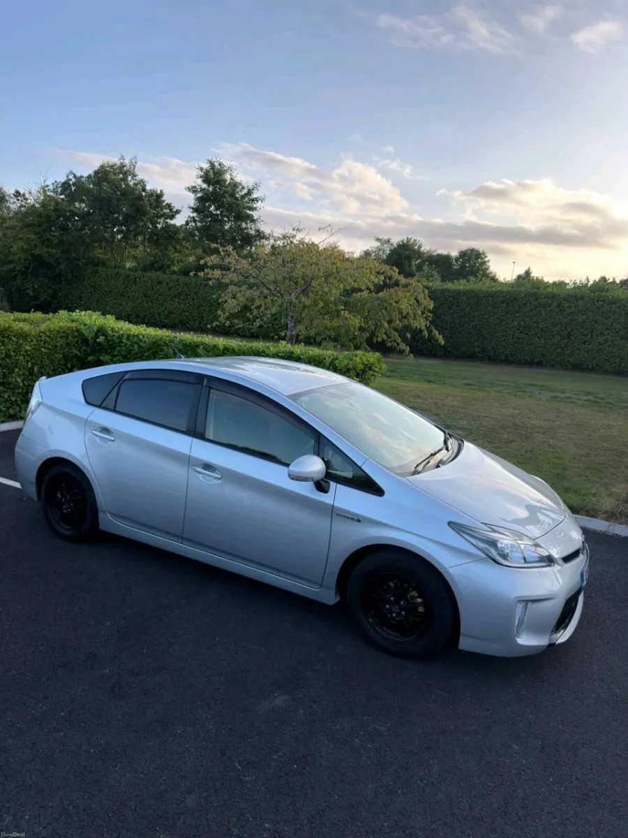 2012 Toyota Prius NCT, Tax, Low mileage - Image 4