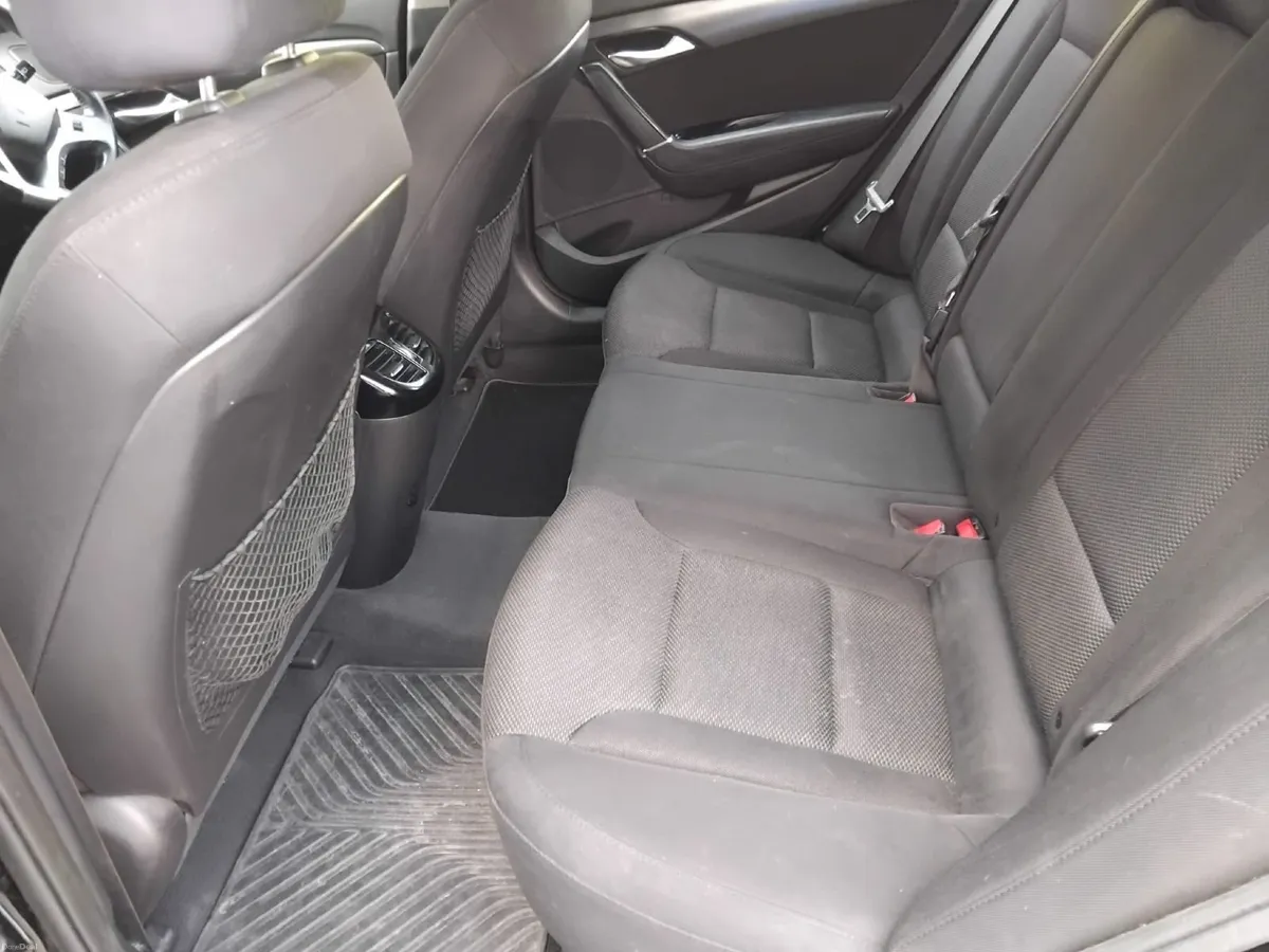 Hyundai i40 2011 - Image 2