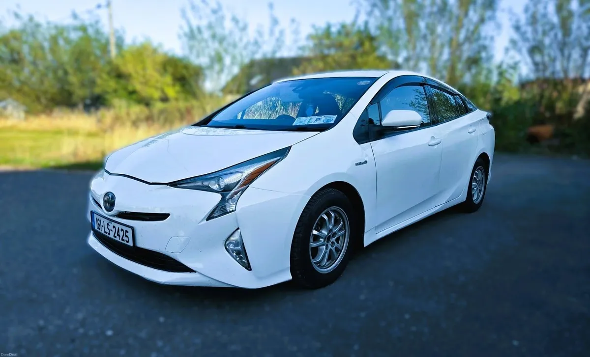 2016 TOYOTA PRIUS 1.8 HYBRID, NCT 03/27, AUTOMATIC - Image 1