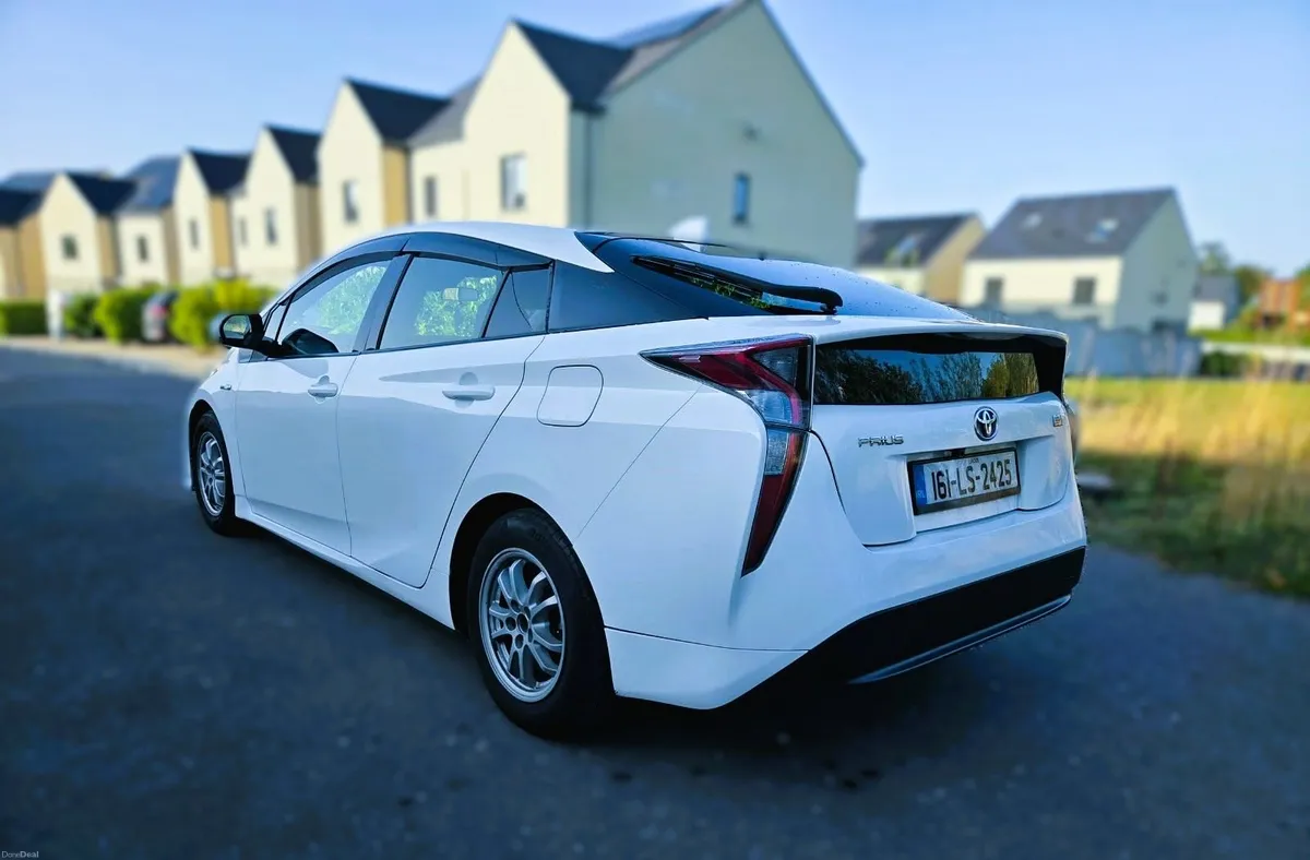 2016 TOYOTA PRIUS 1.8 HYBRID, NCT 03/27, AUTOMATIC - Image 5
