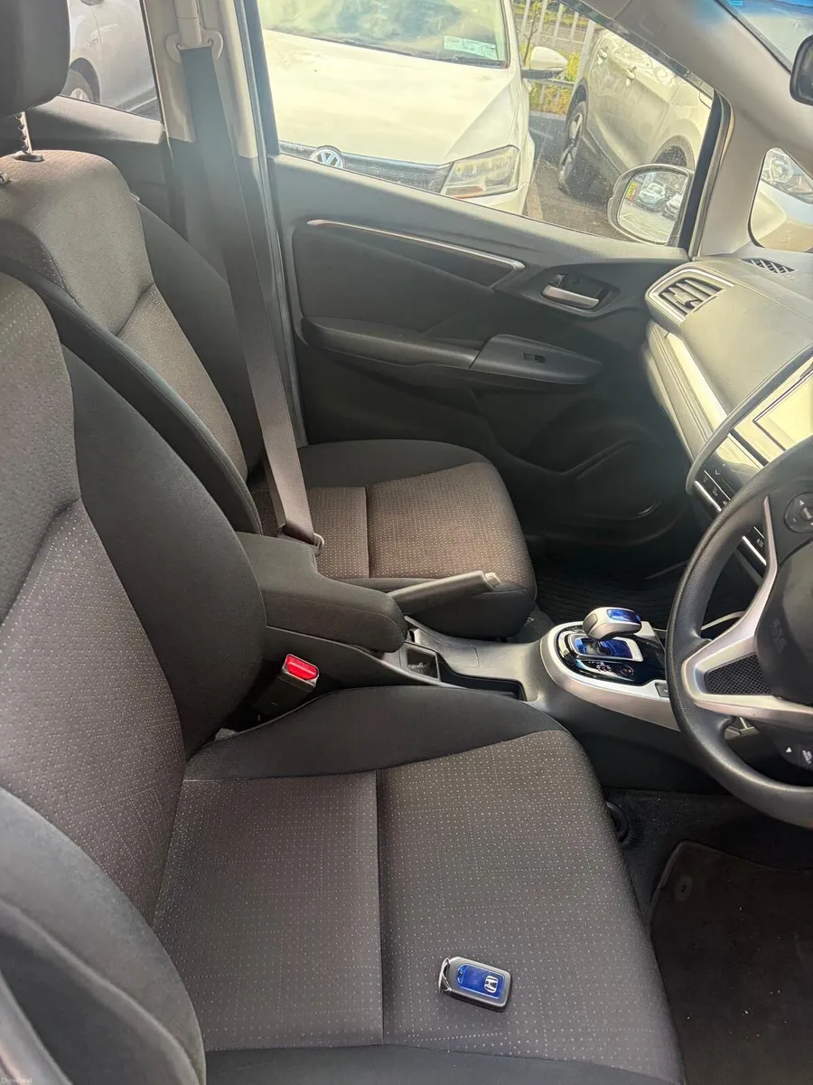 Automatic Honda Fit - Image 6