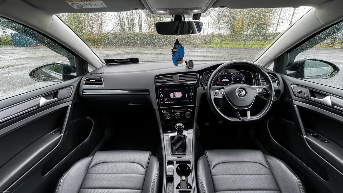Volkswagen Golf R-Line 2.0L TDI - Image 5