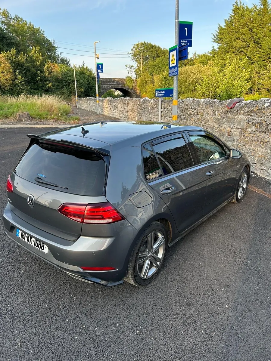 Volkswagen Golf R-Line 2.0L TDI - Image 3