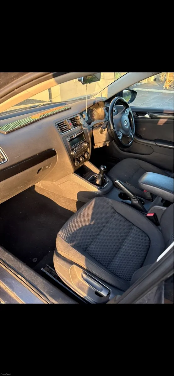 Volkswagen Jetta - Image 5