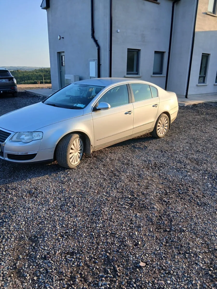 Volkswagen Passat 2010 - Image 3