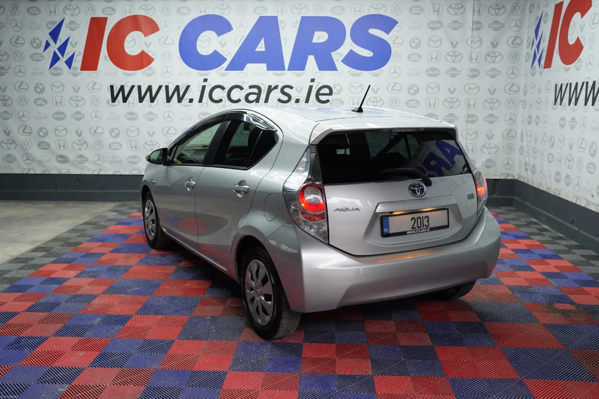 2013 TOYOTA AQUA HYBRID - Image 5