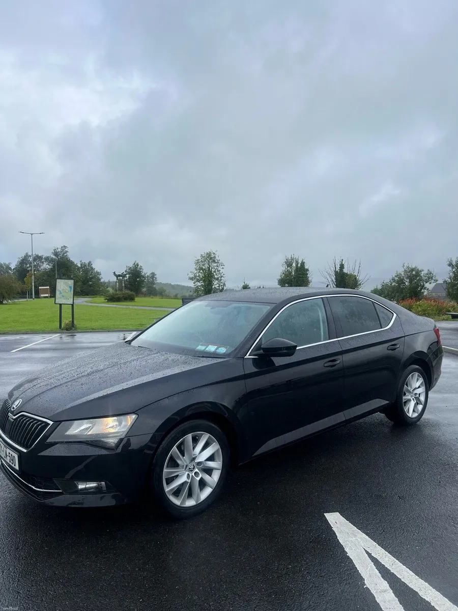 Skoda Superb 2.0 TDI SE - Image 2