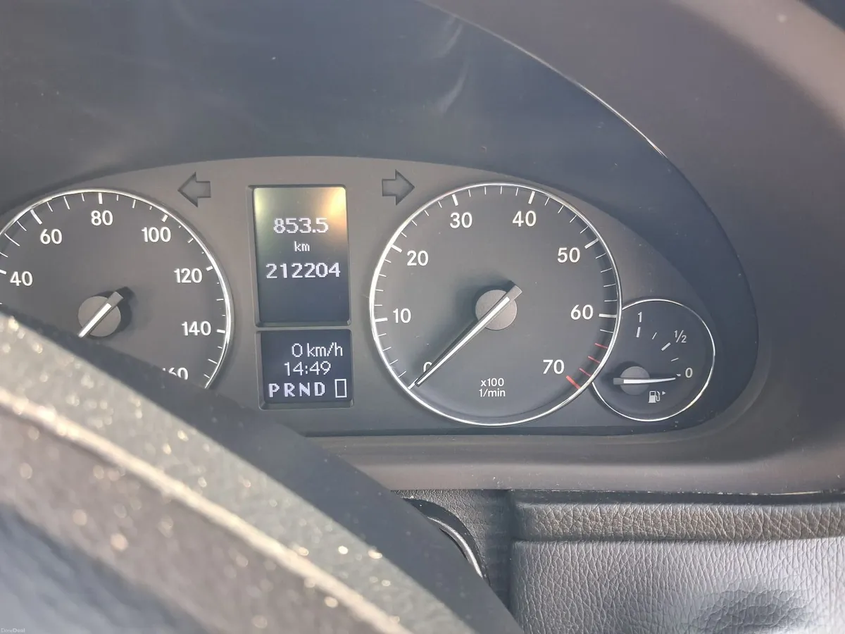 Mercedes-Benz C-Class 2007 - Image 2