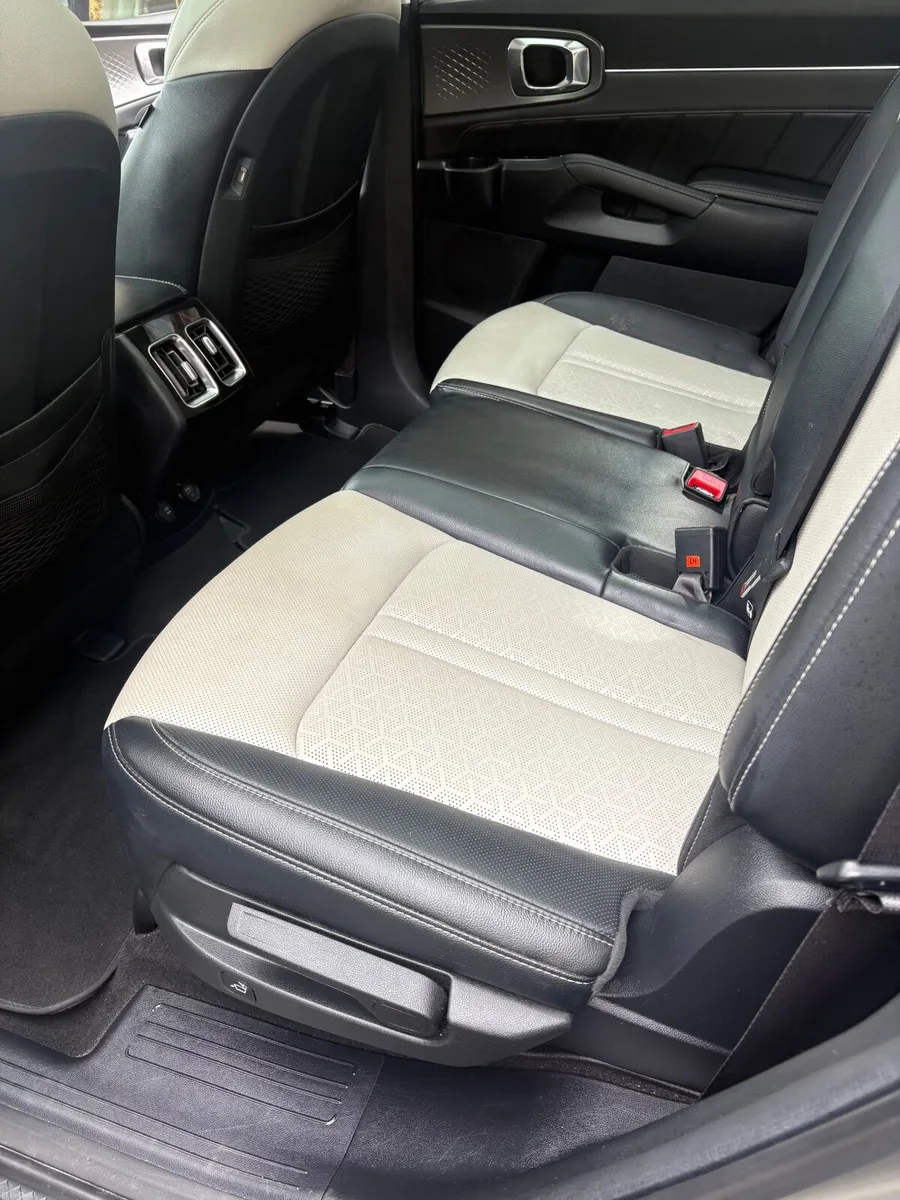 Kia Sorento 2023 - Image 6