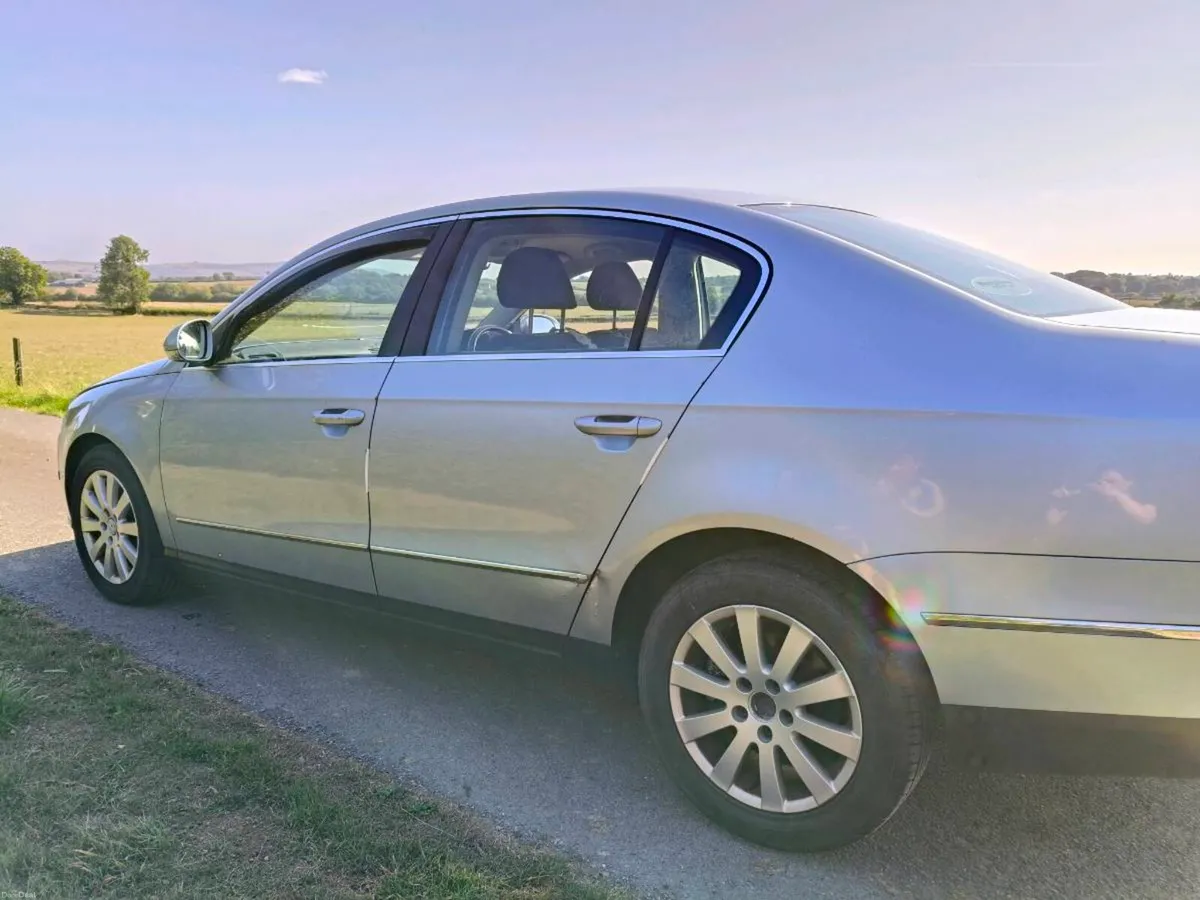 Volkswagen Passat - Image 5