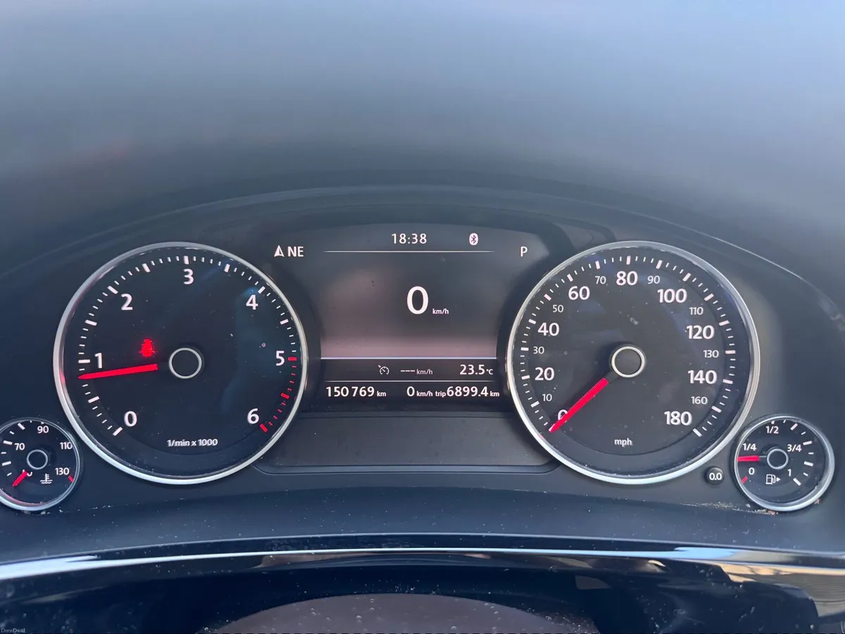 Volkswagen Touareg 2015 - Image 3
