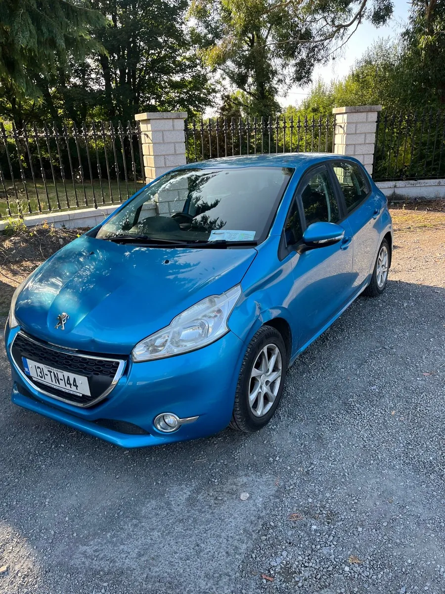 Peugeot 208 - Image 2
