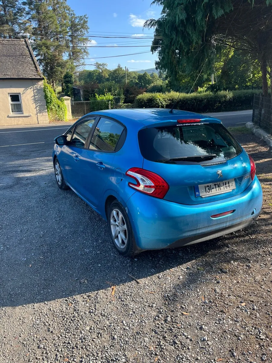 Peugeot 208 - Image 4