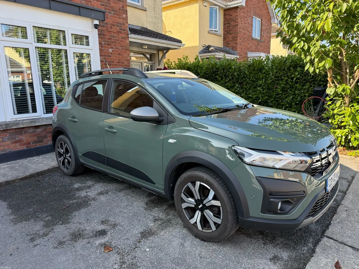Dacia Sandero Stepway - Automatic/top spec - Image 3