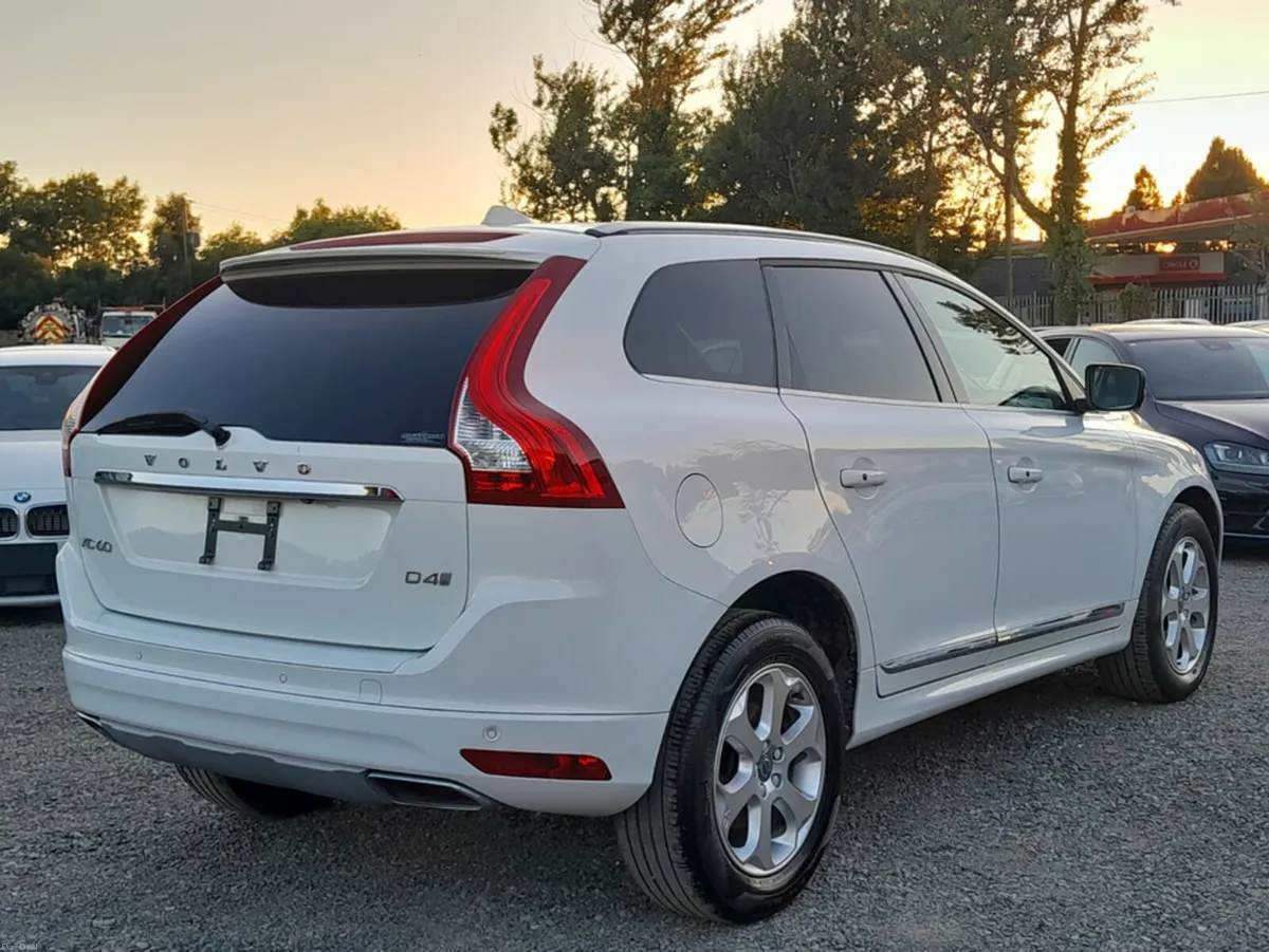 Volvo XC60 D4 CLASSIC - 2.0L Diesel Automatic - Su - Image 4
