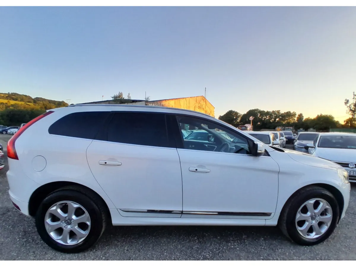 Volvo XC60 D4 CLASSIC - 2.0L Diesel Automatic - Su - Image 6