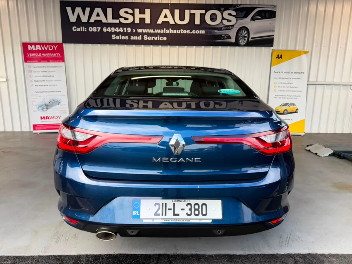 Renault Megane PLAY TCE 140 GPF MY18 4 4DR - Image 6