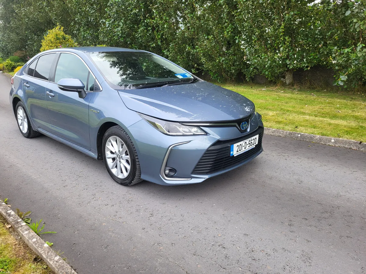 Toyota Corolla HYBRID AUTOMATIC - Image 6