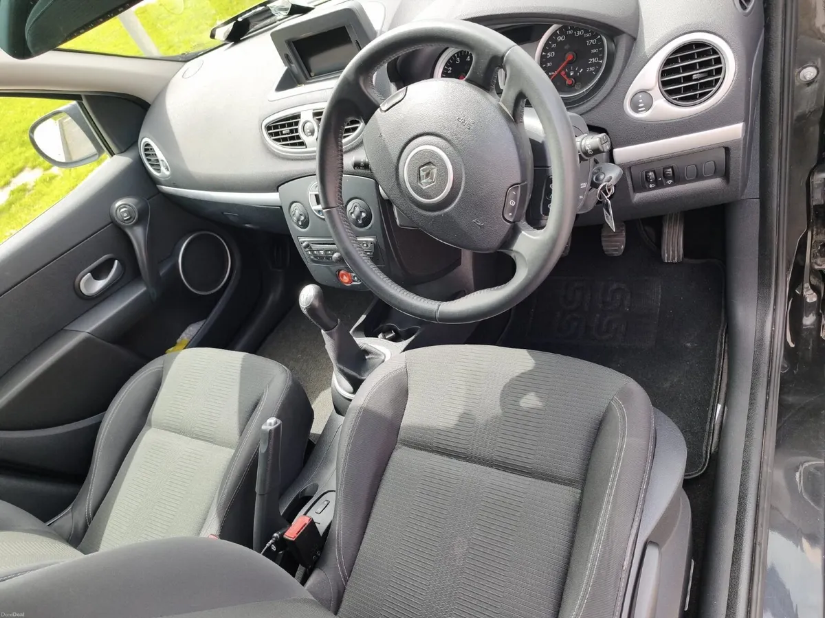 Renault Clio 2011 - Image 5