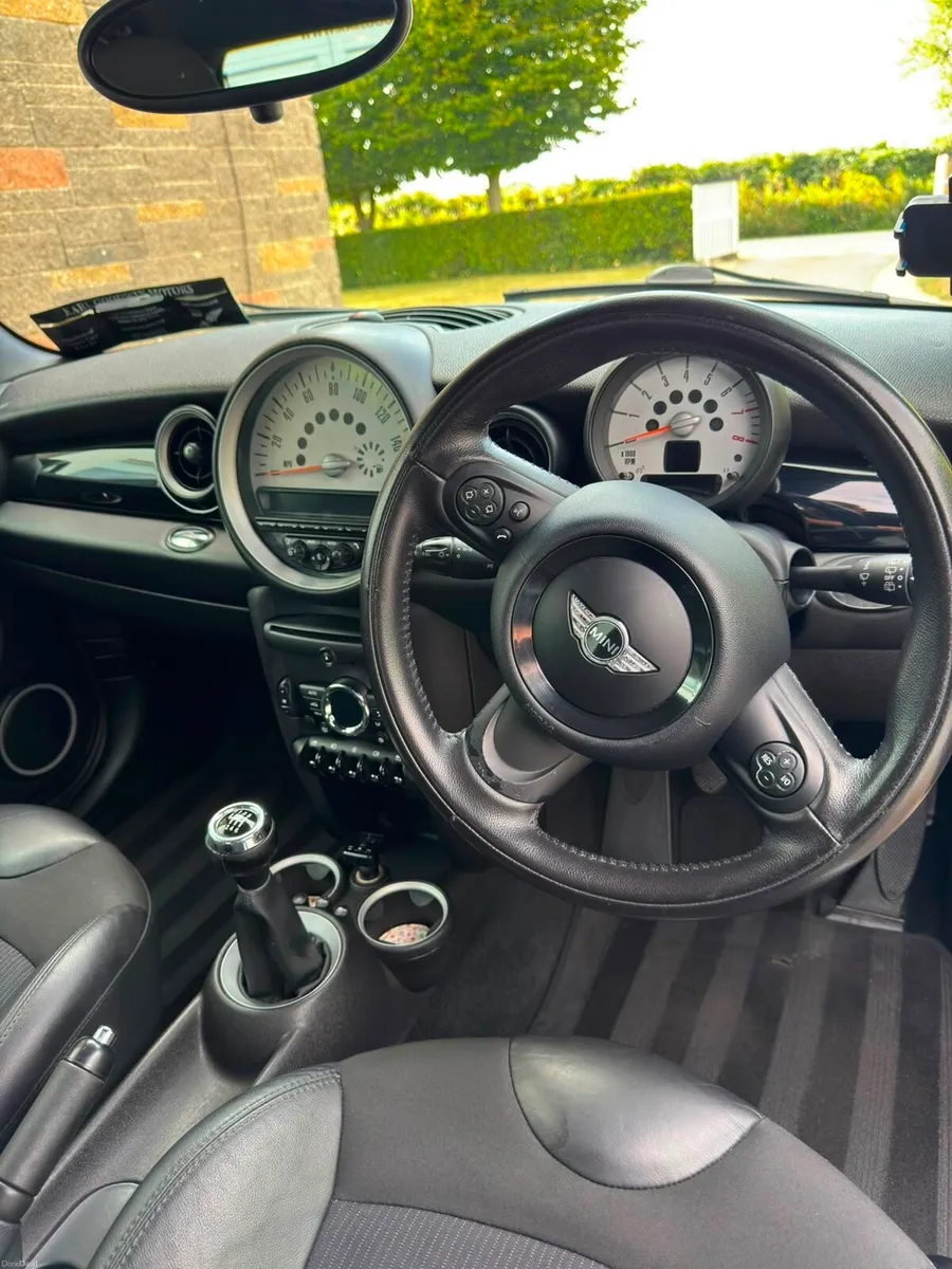 Mini Cooper - Image 6