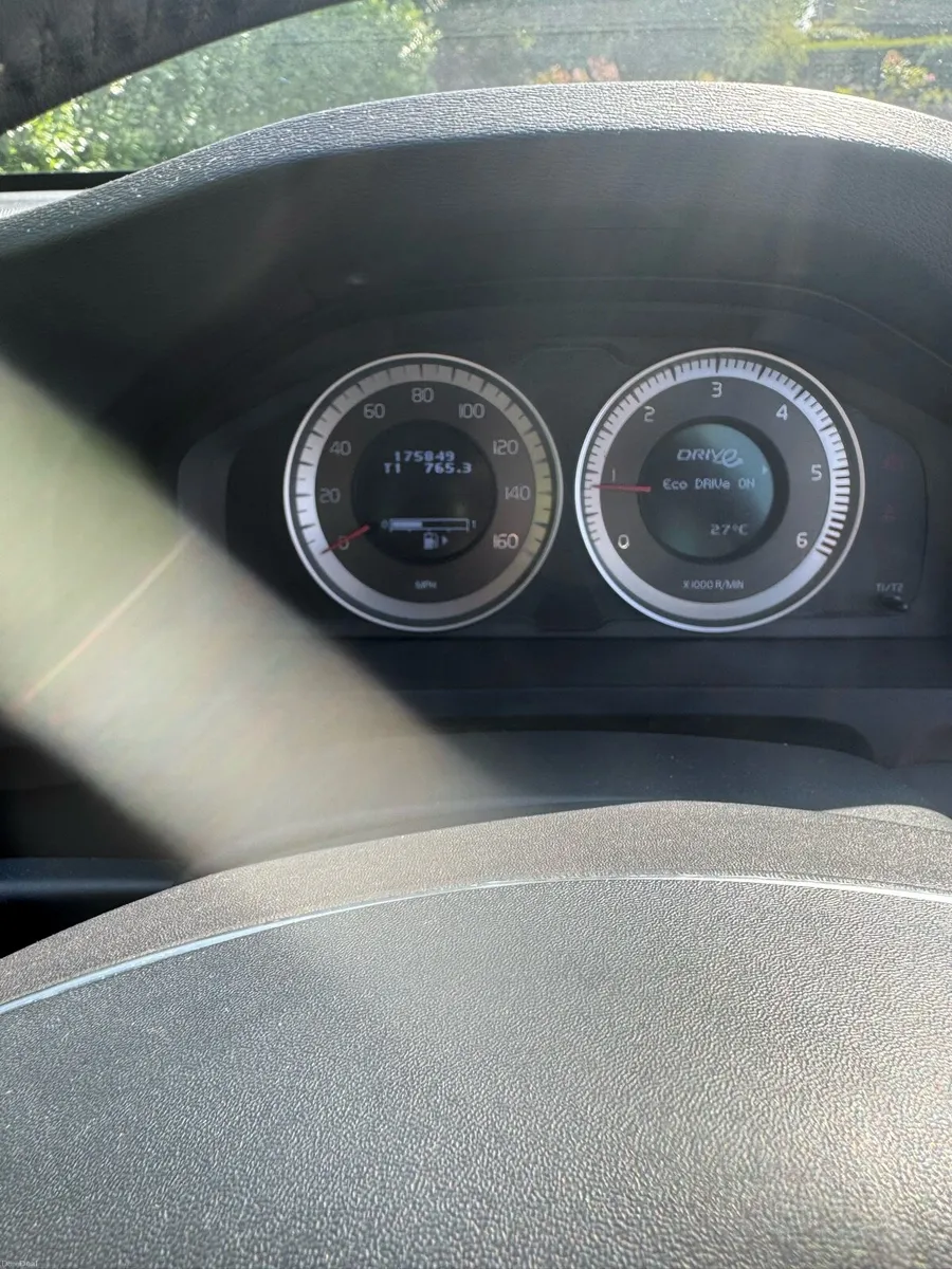 Volvo S60 2011 - Image 5