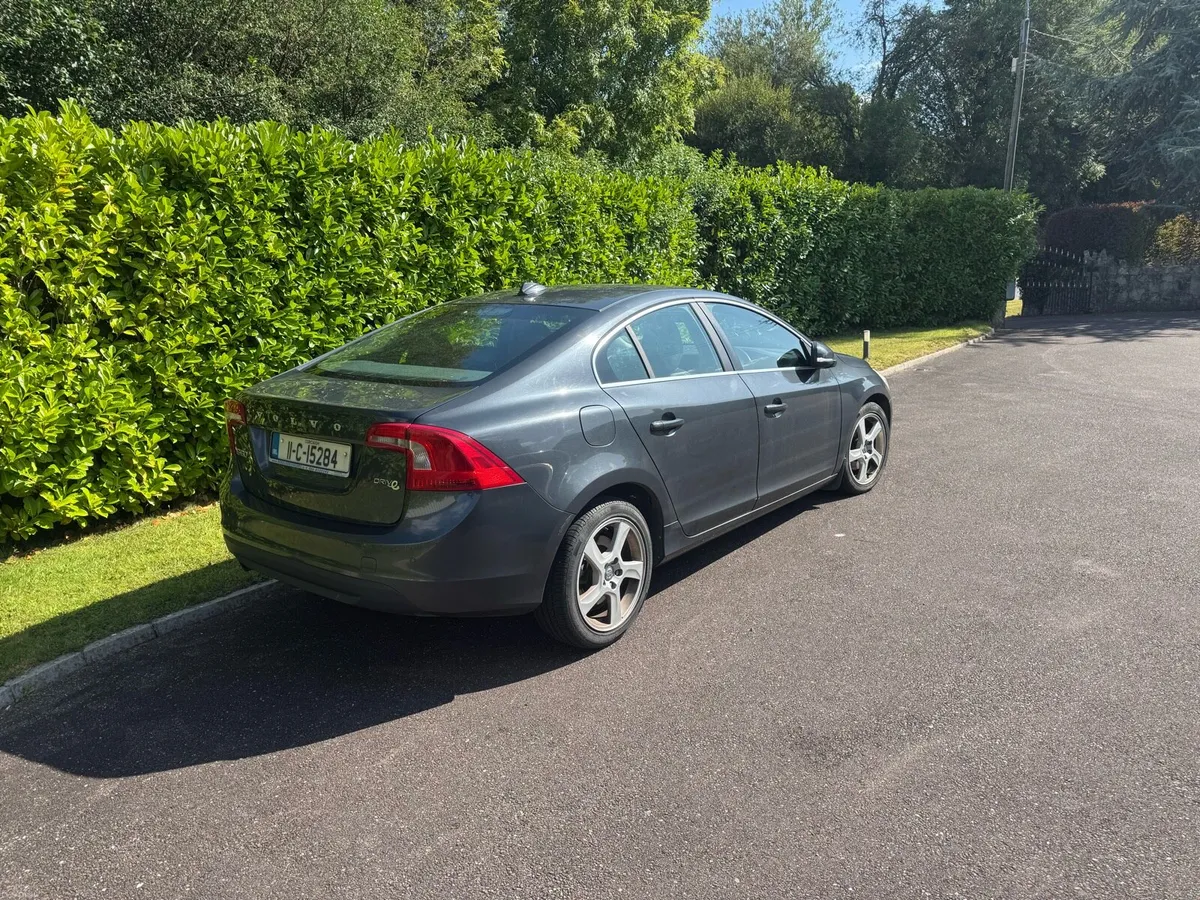 Volvo S60 2011 - Image 1