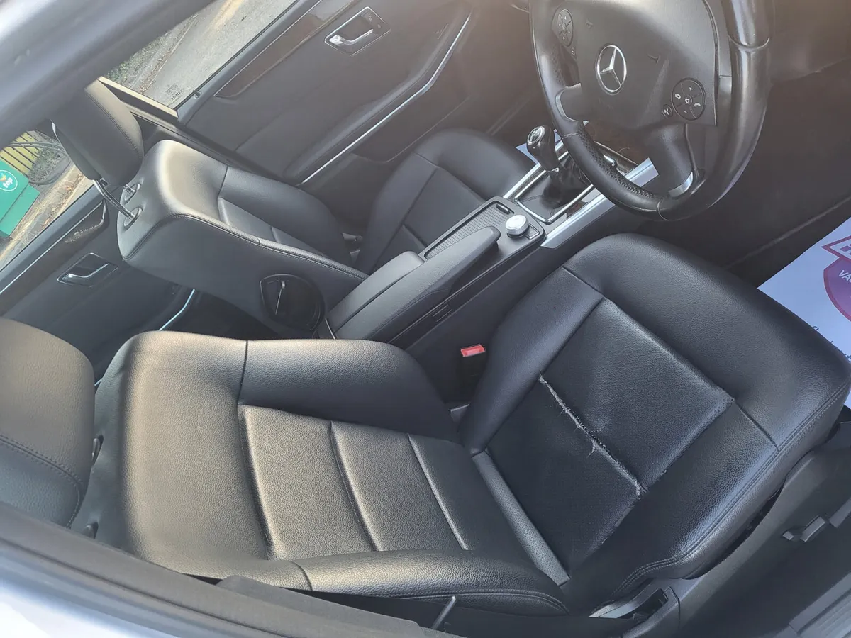 Mercedes-Benz E-Class 2010 - Image 3