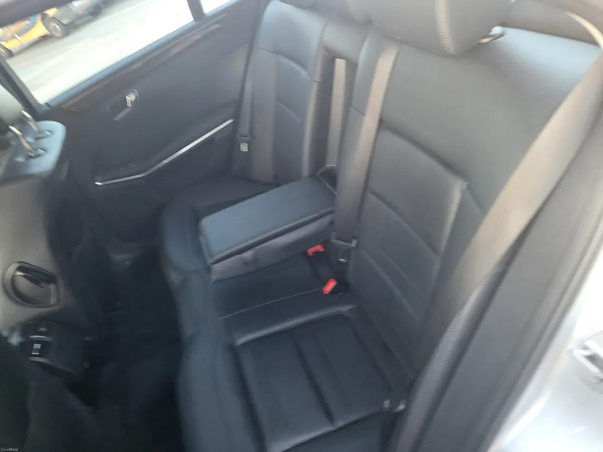 Mercedes-Benz E-Class 2010 - Image 4