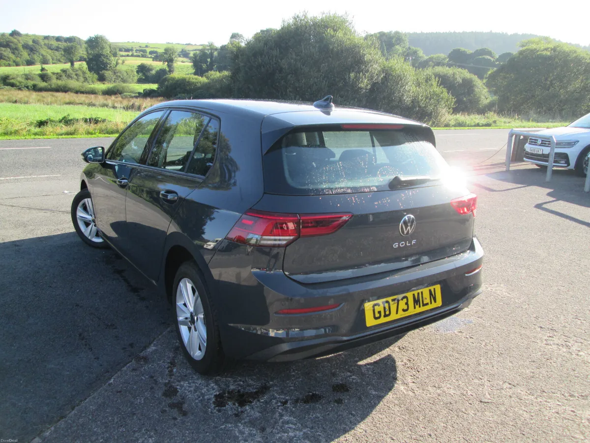 2024  VOLKSWAGEN  GOLF  1.5  TSI  LIFE  5DR - Image 5