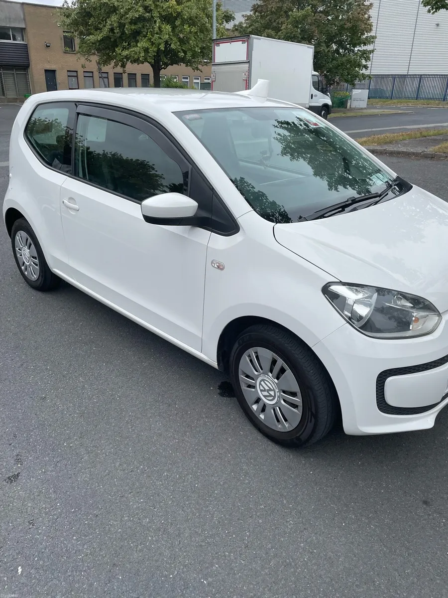 A car Volkswagen - Image 5