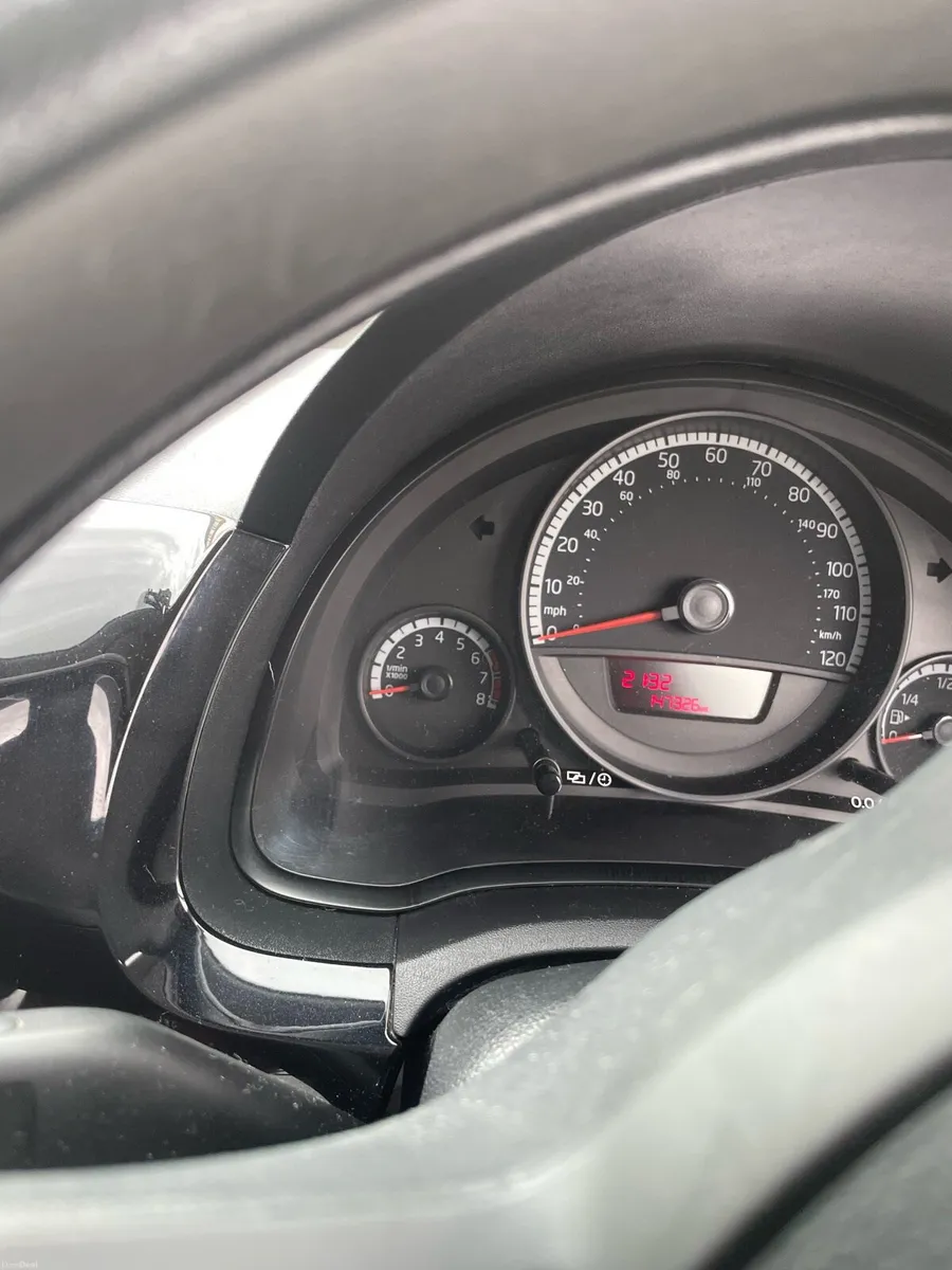 A car Volkswagen - Image 6